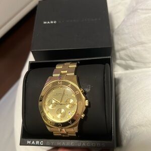 Marc Jacobs Women's MBM3101 Gold Tone Watch *Great Condition* with Box